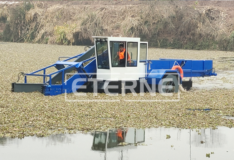 Water Weed Harvester